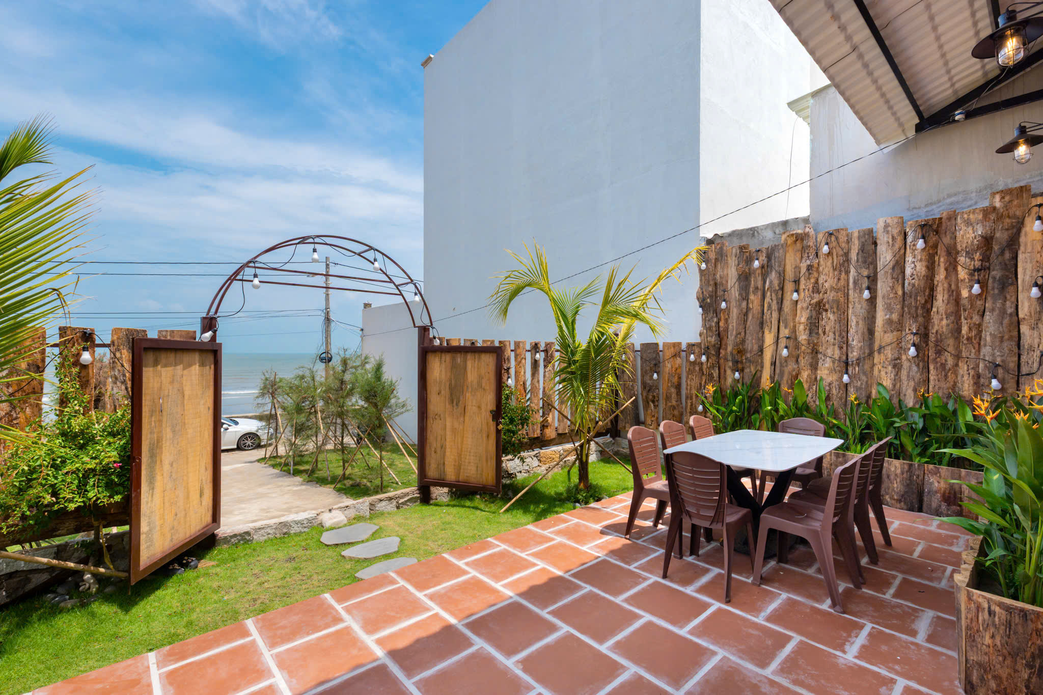 Nhà phố BÍ ĐỎ HOUSE - Phước Tỉnh