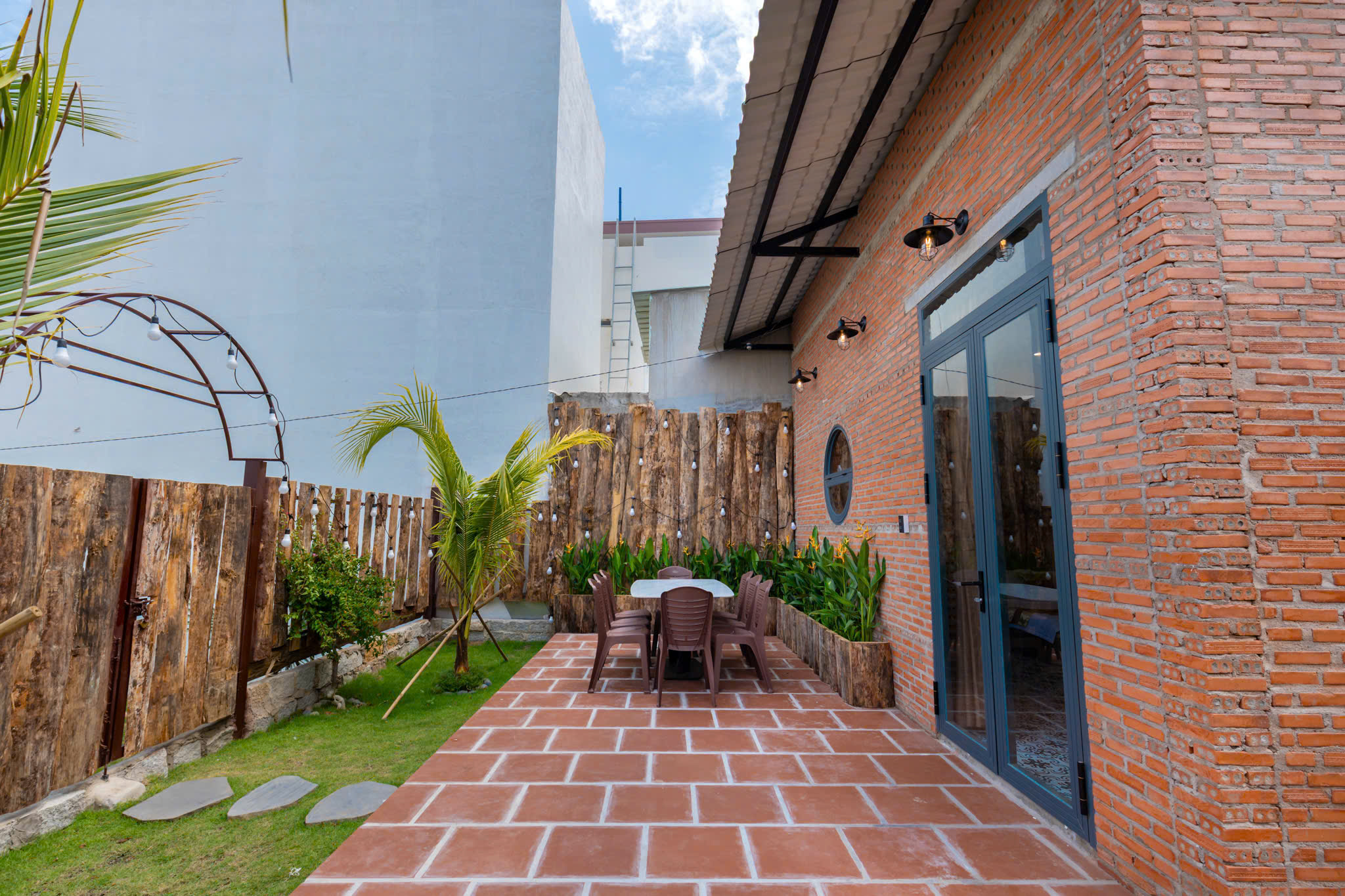 Nhà phố BÍ ĐỎ HOUSE - Phước Tỉnh