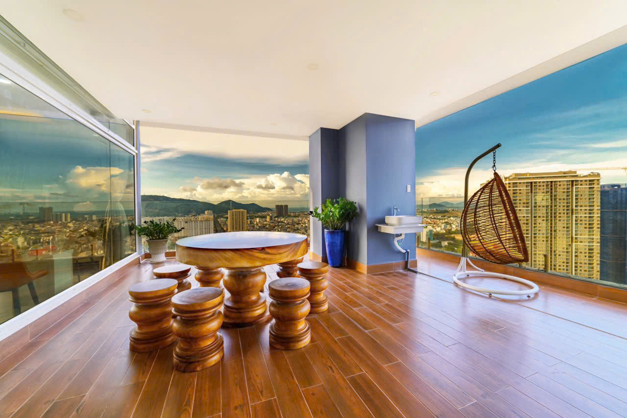 Penthouse 31A Oasky