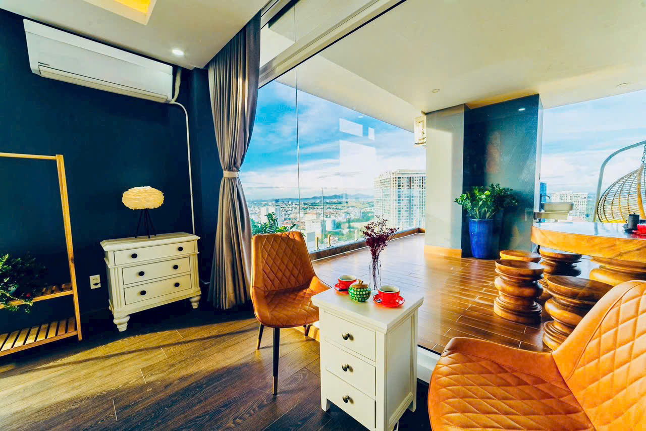 Penthouse 31A Oasky