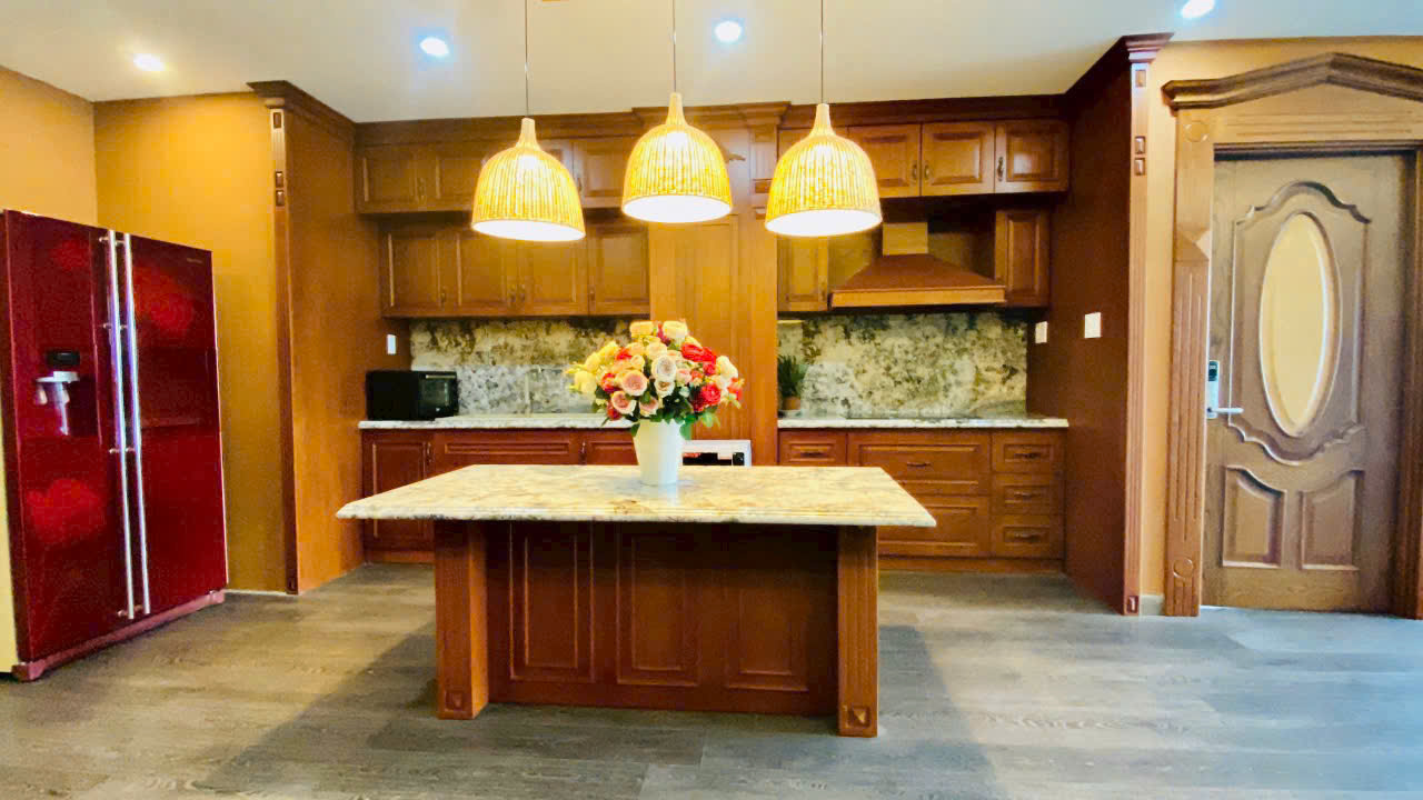 Penthouse 31A Oasky