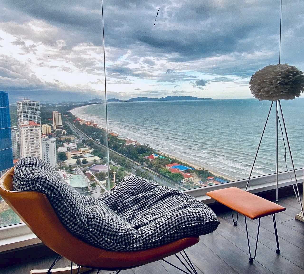 Penthouse 31A Oasky