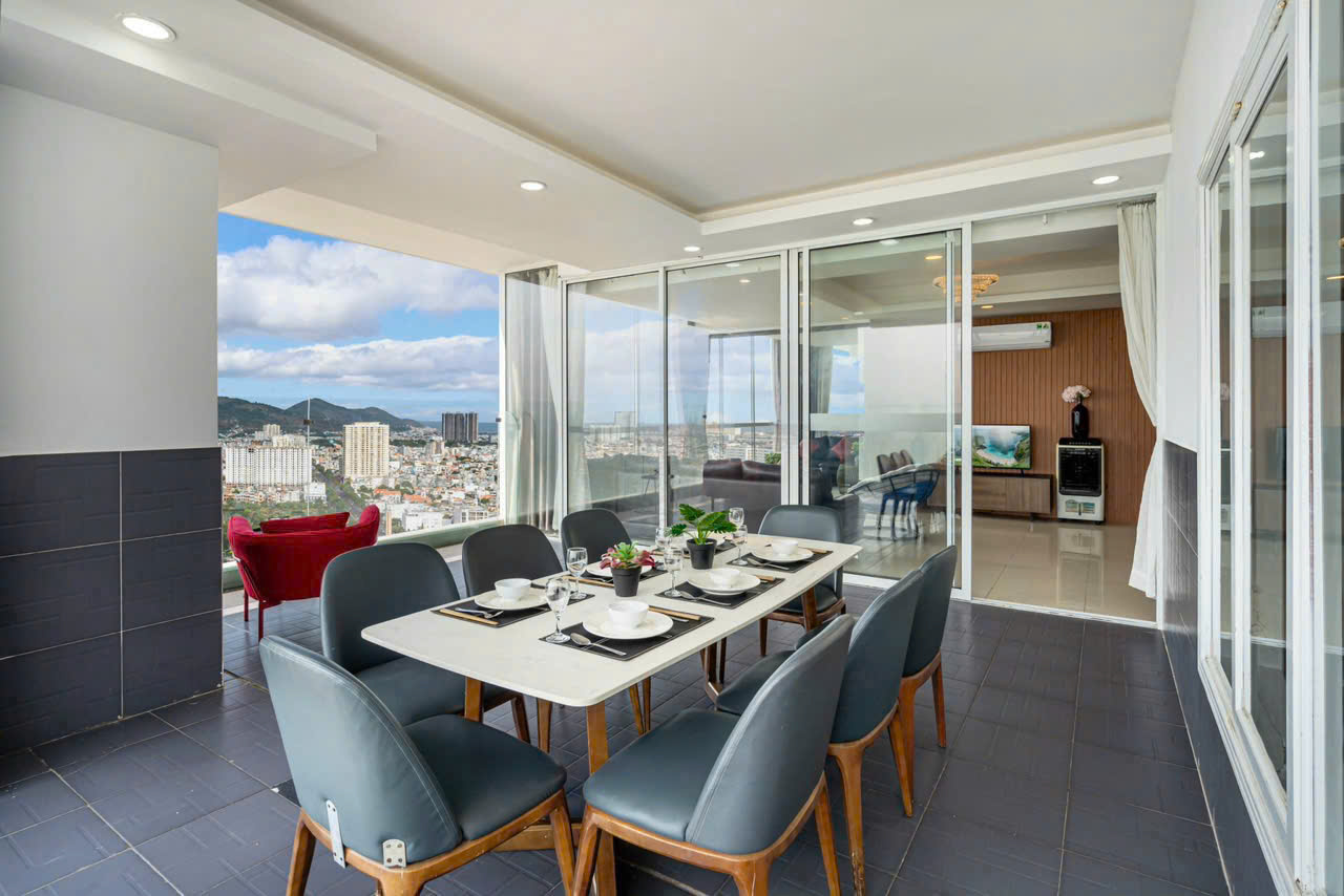 Penthouse 31E Oasky