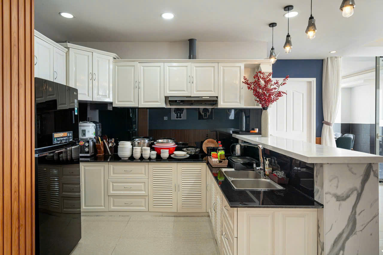 Penthouse 31E Oasky