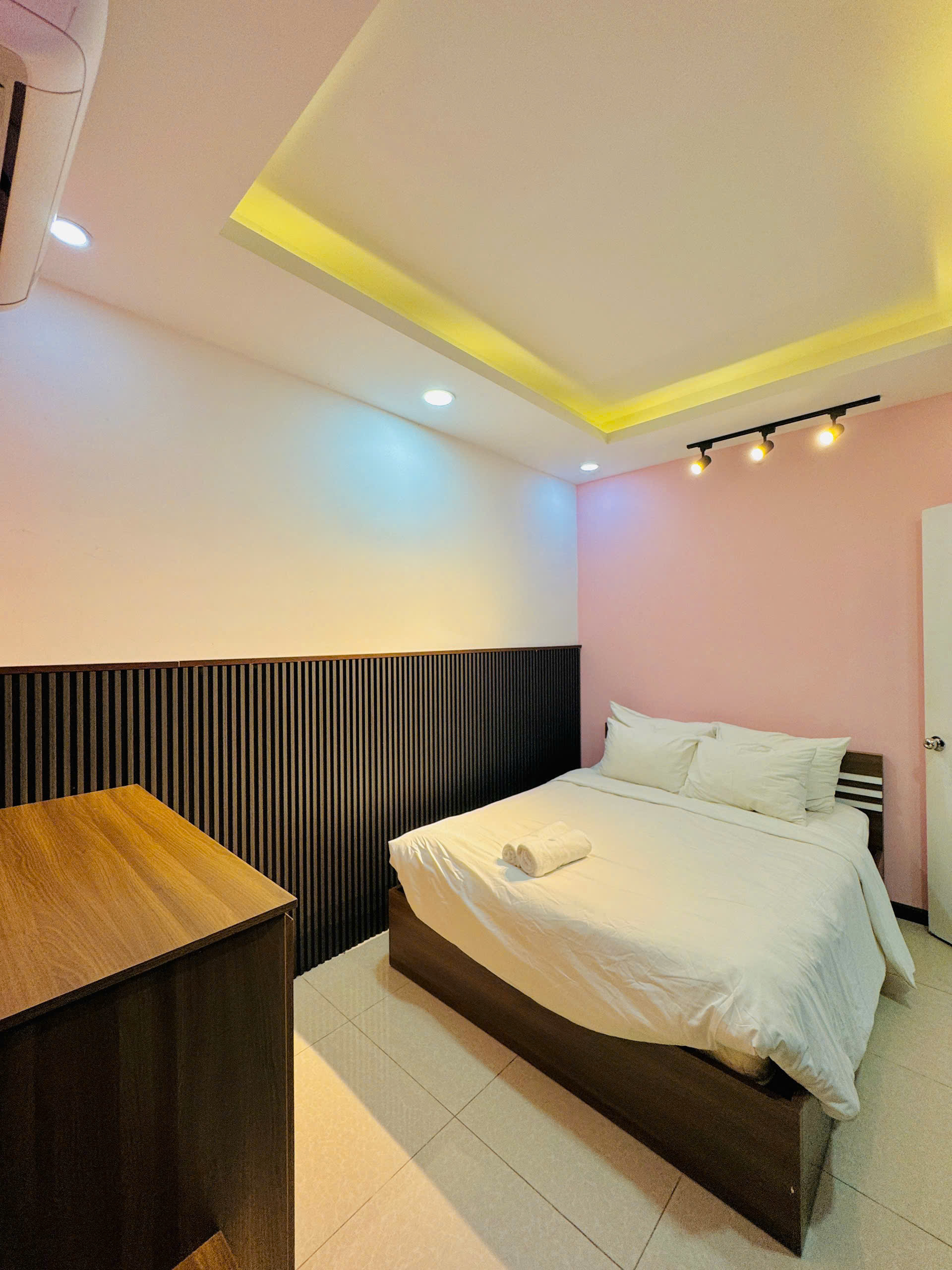 Penthouse 31E Oasky