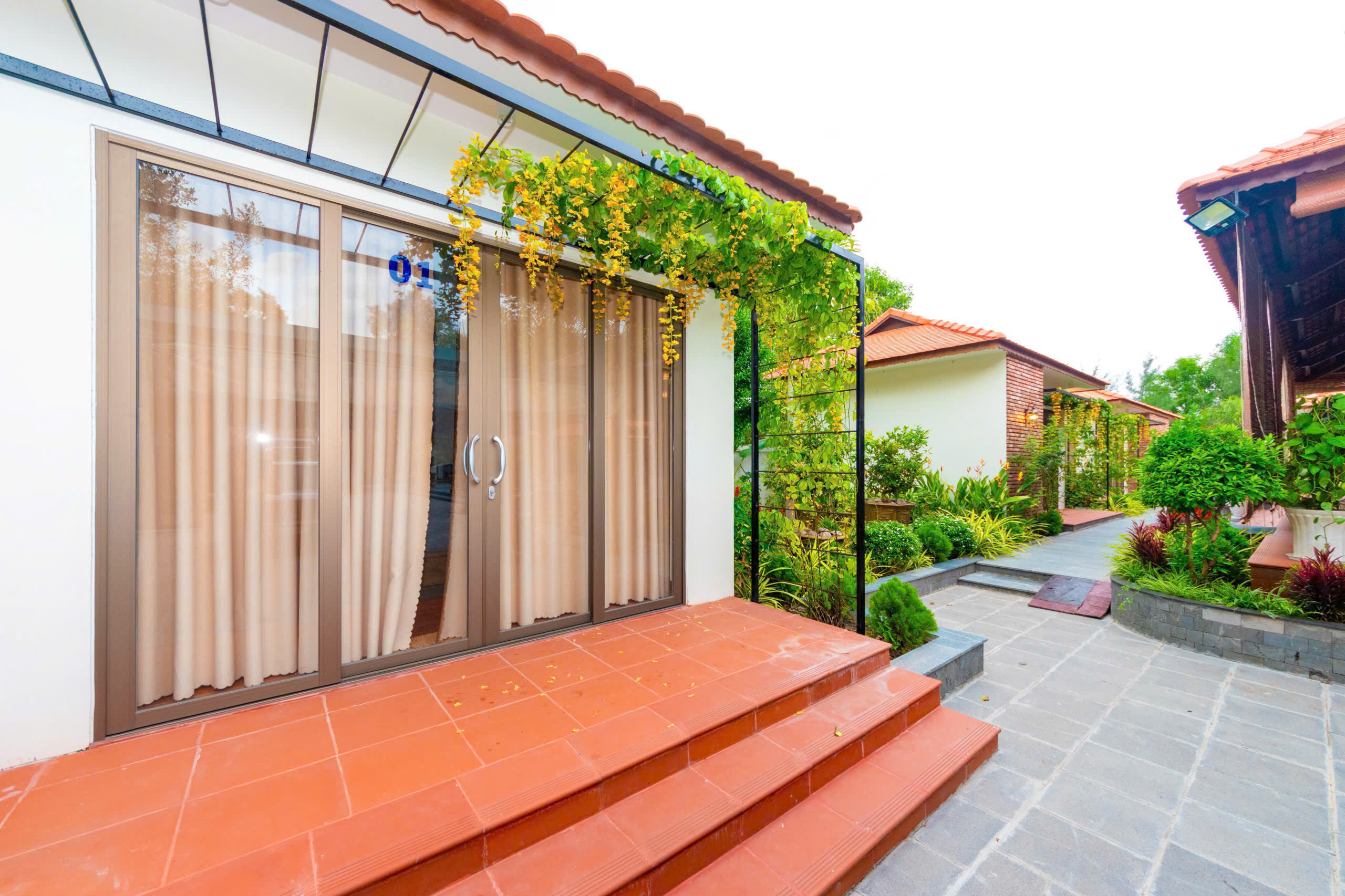 Villa Long Hải sát biển - Sân vườn 1000m² hiếm có cho kỳ nghỉ trọn vẹn