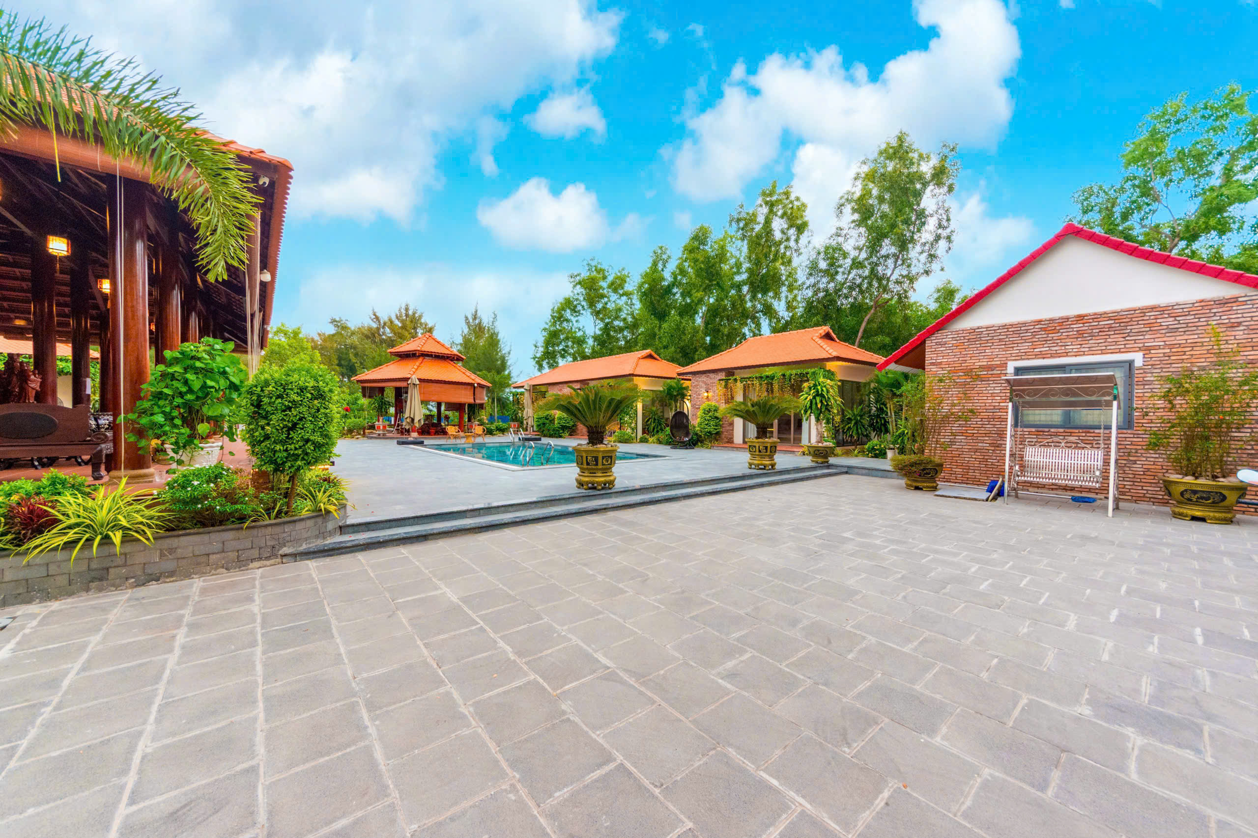 Villa Long Hải sát biển - Sân vườn 1000m² hiếm có cho kỳ nghỉ trọn vẹn