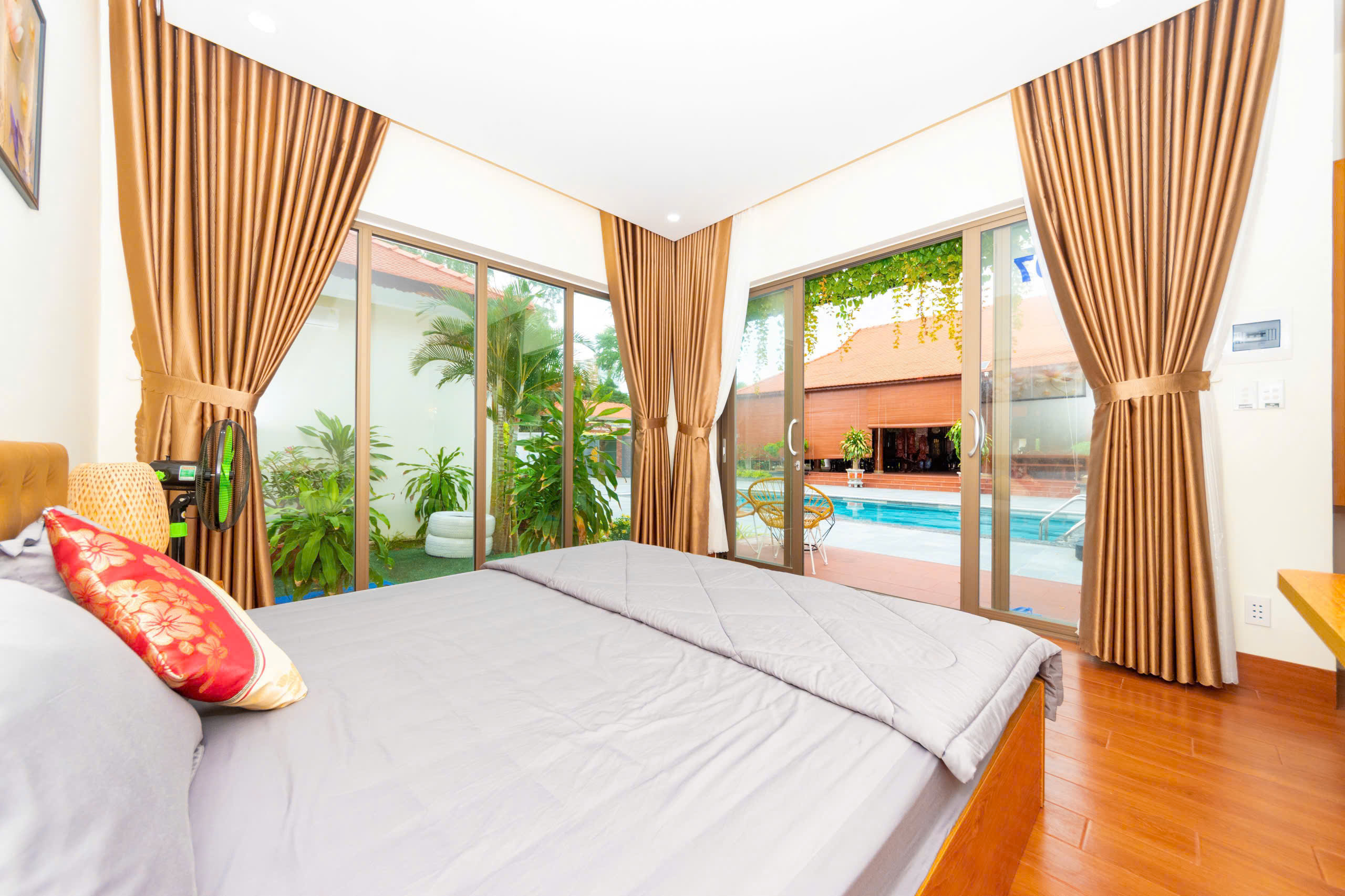 Villa Long Hải sát biển - Sân vườn 1000m² hiếm có cho kỳ nghỉ trọn vẹn