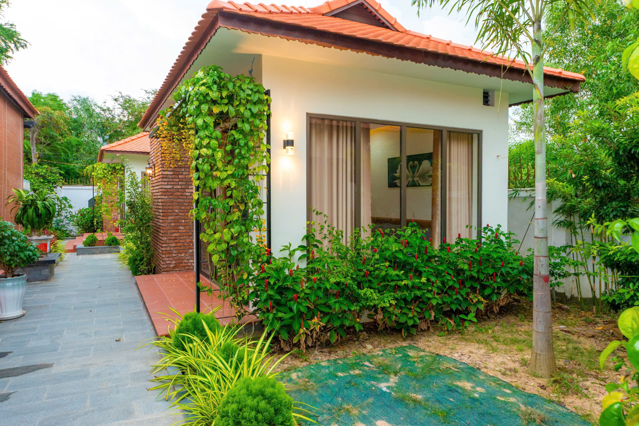 Villa Long Hải sát biển - Sân vườn 1000m² hiếm có cho kỳ nghỉ trọn vẹn