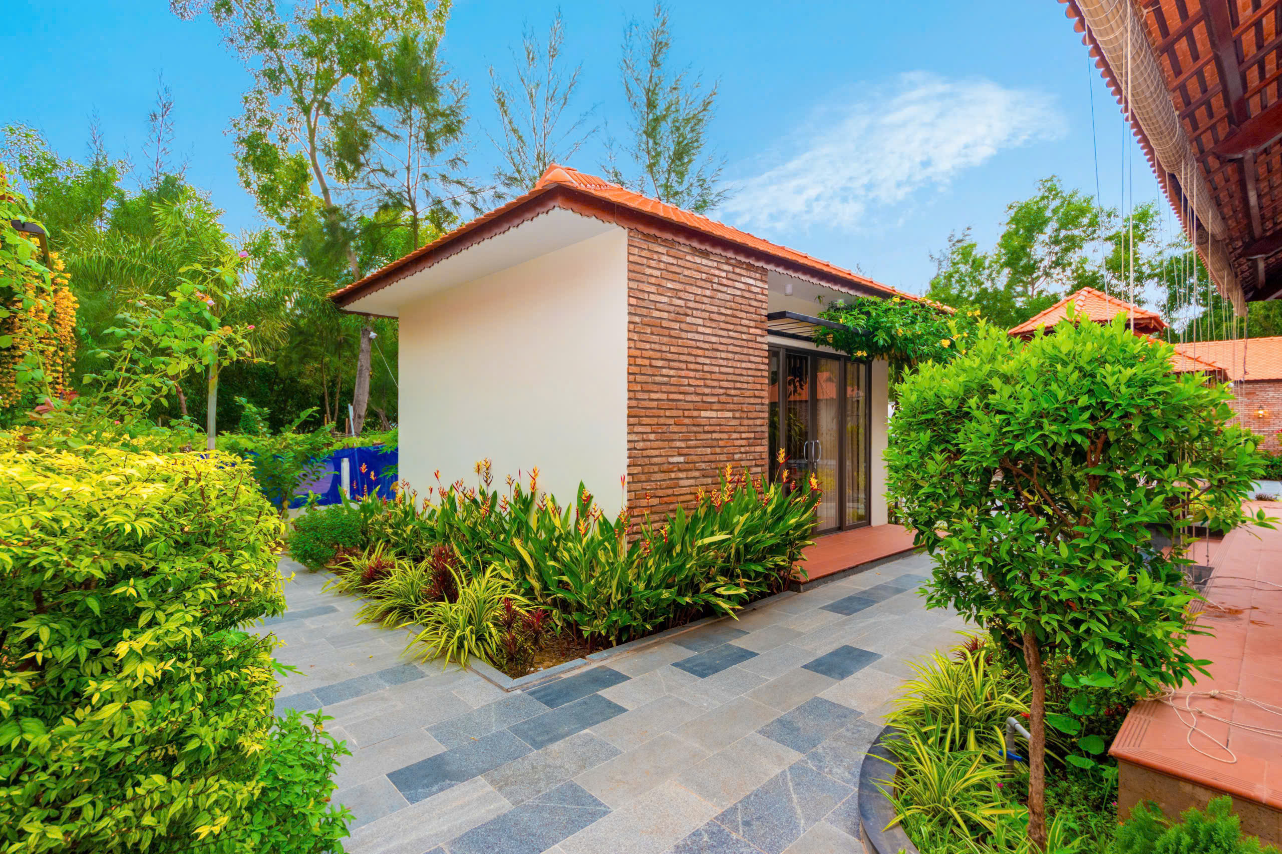 Villa Long Hải sát biển - Sân vườn 1000m² hiếm có cho kỳ nghỉ trọn vẹn